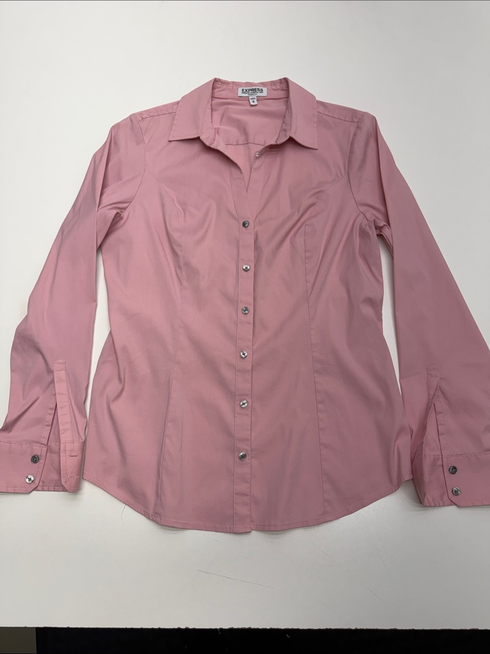 EXPRESS Women’s Medium Pink Fitted Dress Shirt
